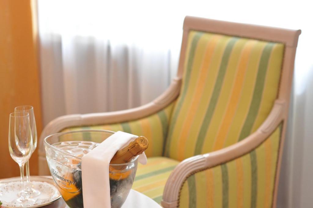 Hotel-Restaurant Minichmayr Steyr Rum bild